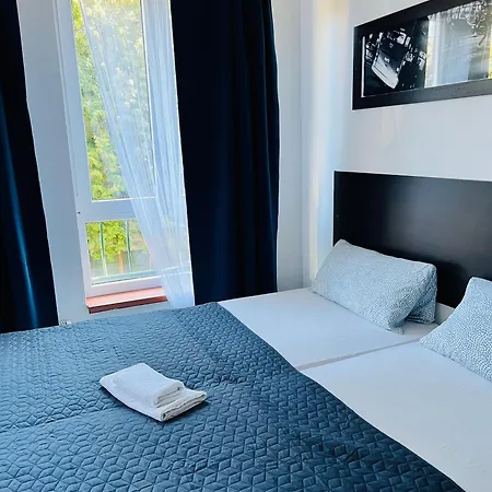 Clochard Hotel 3*