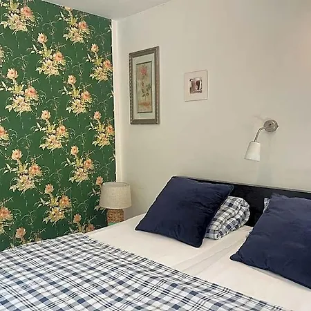 Clochard Hotel 3*