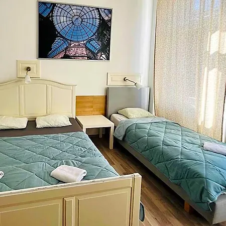 Clochard Hotel 3*