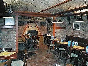 Clochard Hotel 3*