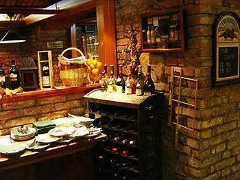 Clochard Hotel 3*